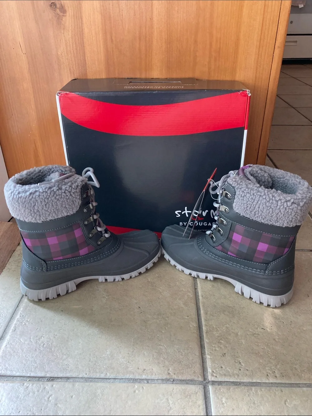 NWT Cougar Storm Gray and Purple Plaid Winter Boot -Size 7